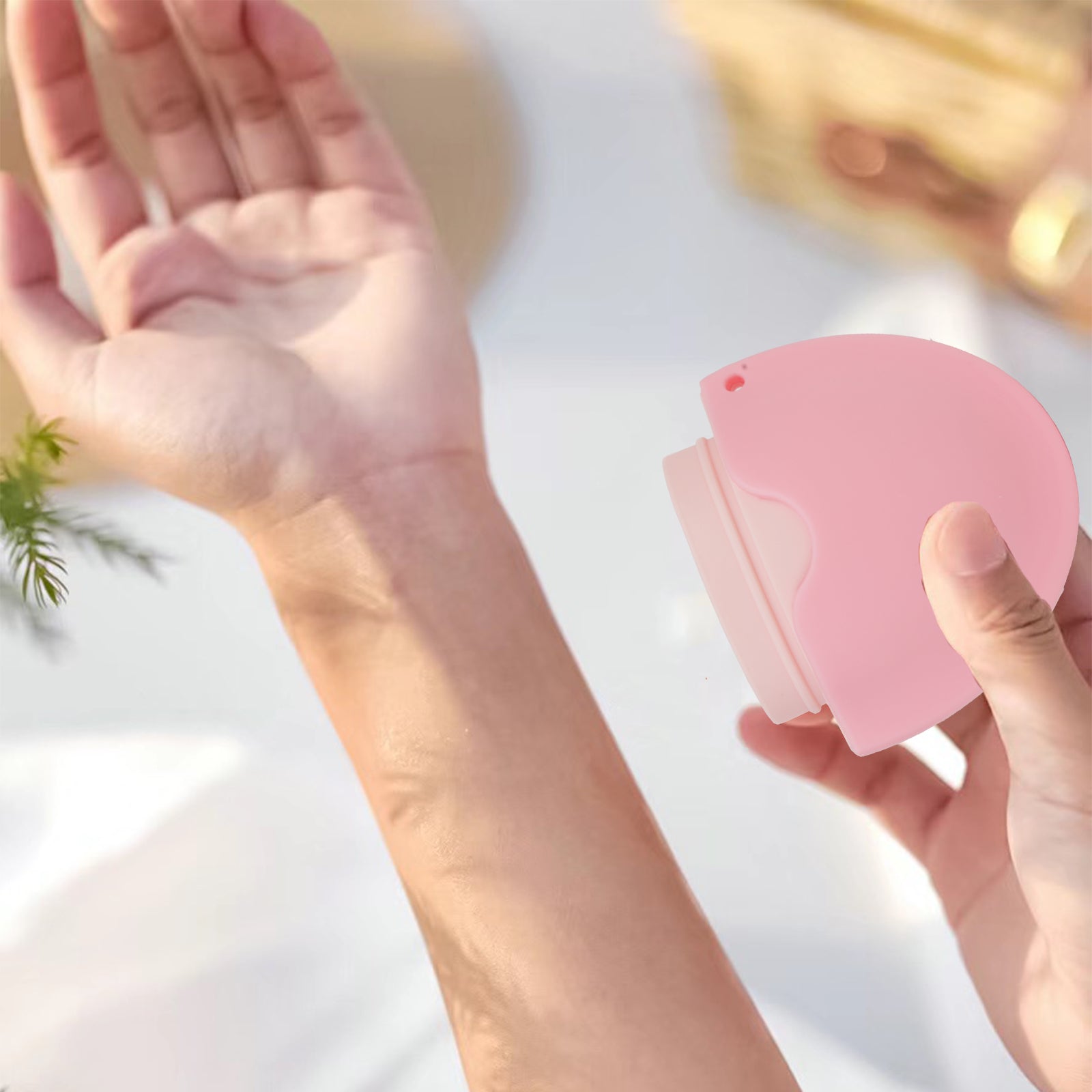 SmoothGlide Silicone Sunscreen Roll Applicator