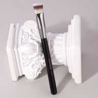 Triangle Taper Concealer Brush