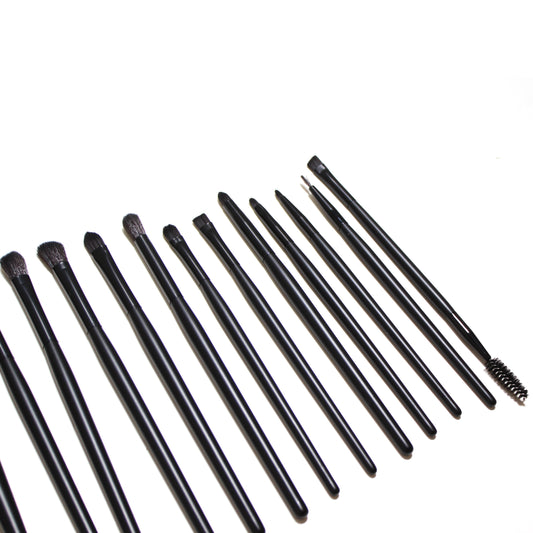 Ultra Matt Black- Gold - Makeup Brushes: Set of 18 brushes + case