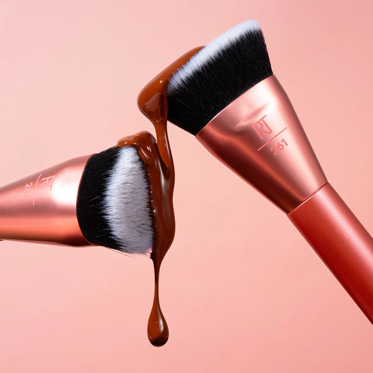 Real Techniques- Snatch + Sculpt Contour Makeup Brush