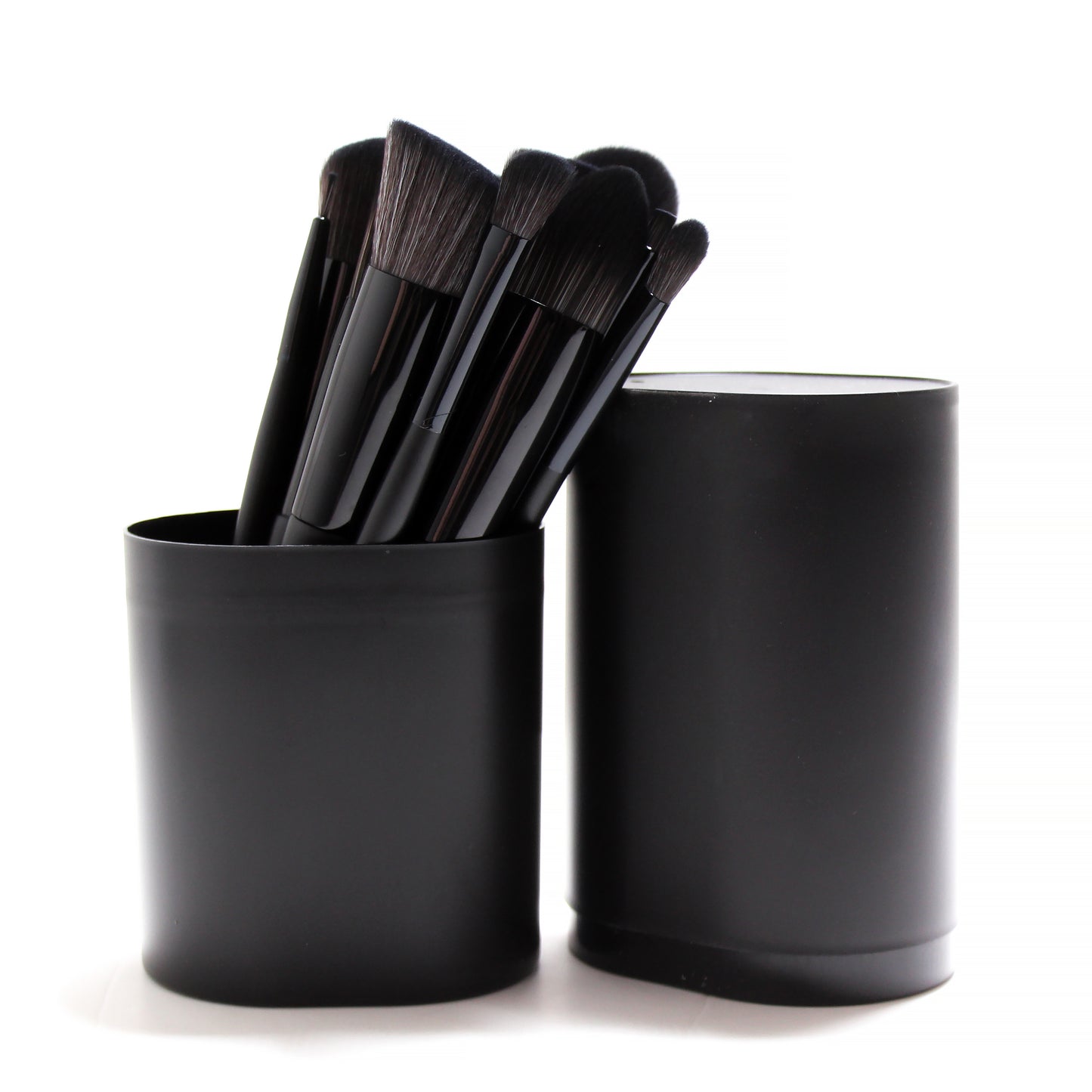 Ultra Matt Black- Gold - Makeup Brushes: Set of 18 brushes + case