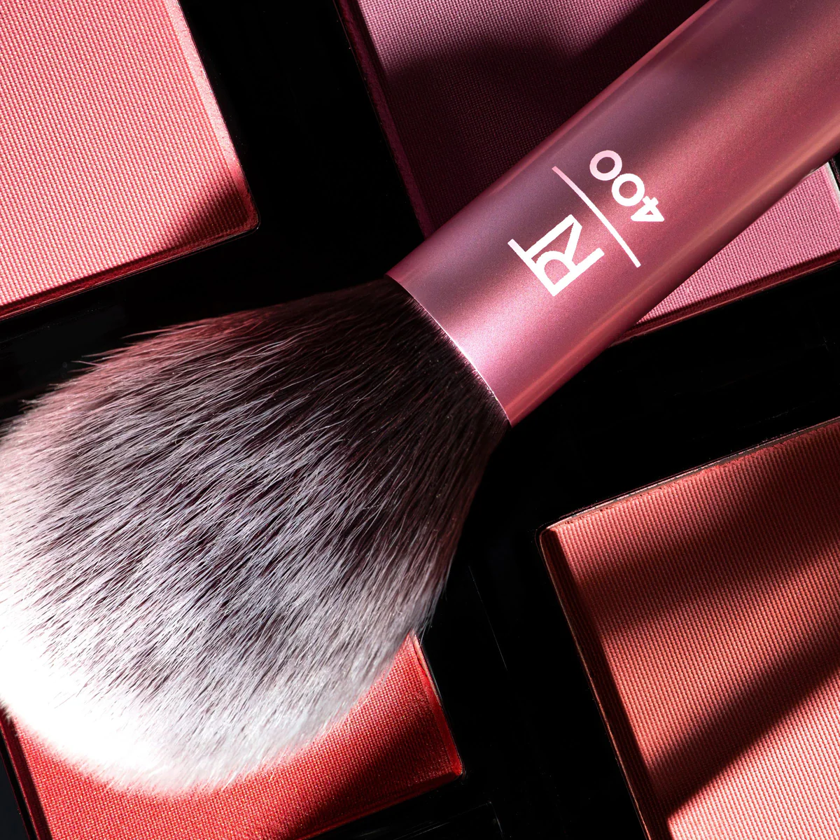 Real Techniques-ULTRA Plush Blush Makeup brush